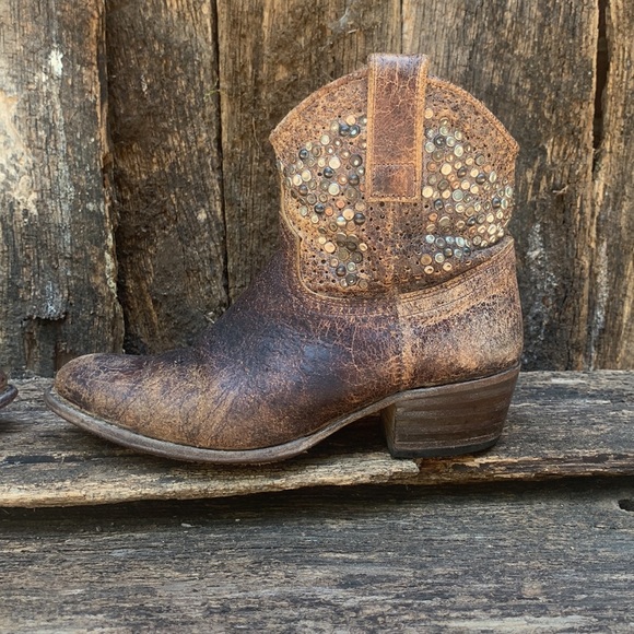 🤎🤍🖤Frye Deborah Studded Western Short Boots $598 Made in Spain 🇪🇸 - Picture 11 of 16